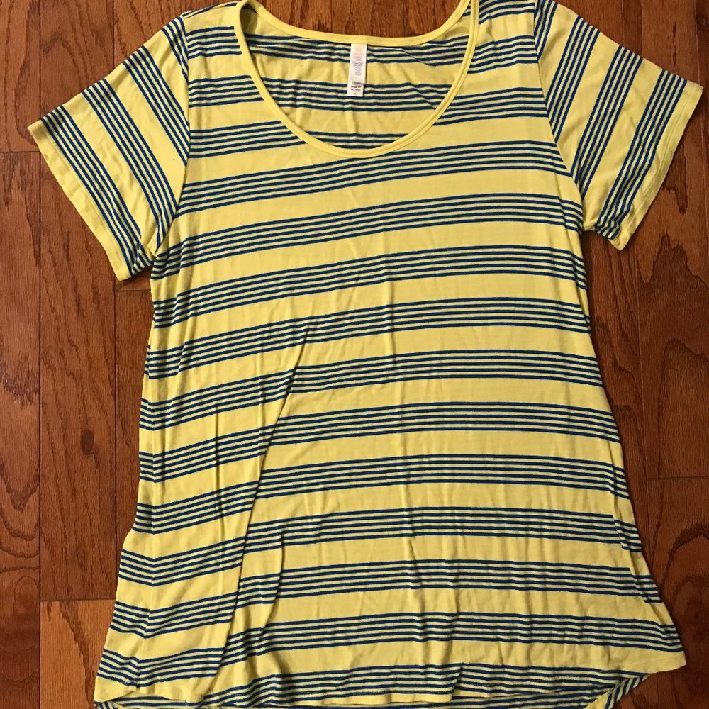 LuLaRoe Tshirt